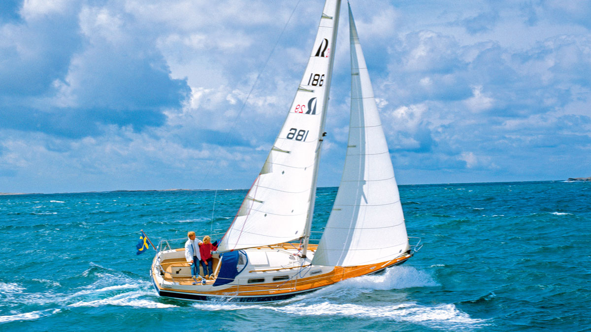 Top Self Drive Boat Hire Tips For Smooth Sailing